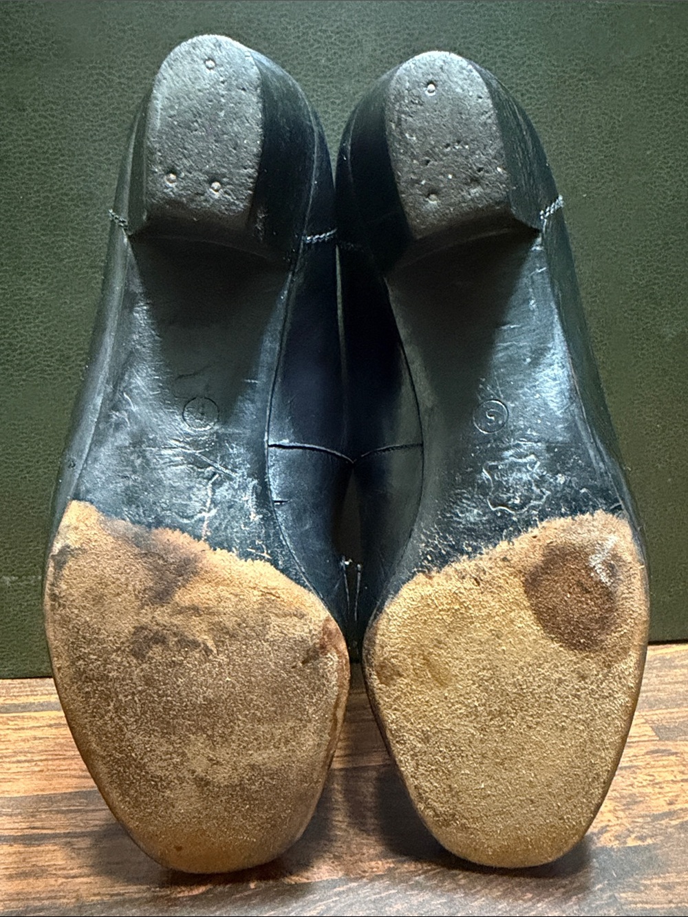Vintage Gucci Black Leather Horsebit Loafers with Red-Green Stripe - Picture 8 of 8